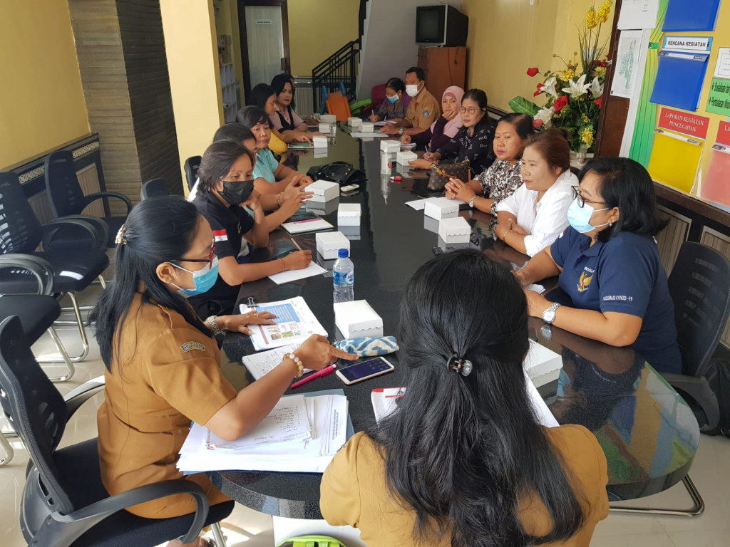 Pembinaan Ketahanan Keluarga Berbasis Kelompok Kegiatan di Desa Dalung